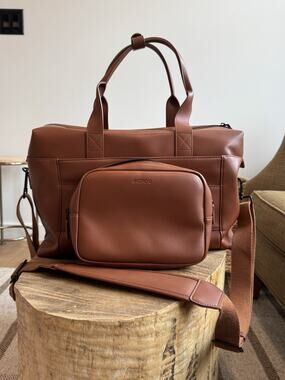 Monos Metro Duffel Bag Weekender Vegan Leather Mahogany Brown Shoulder Strap Kit